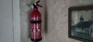 Powder extinguisher