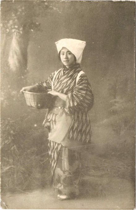 Japanese postcard - a women in traditional dress