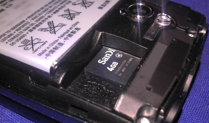 Xperia Mini Pro microSD slot