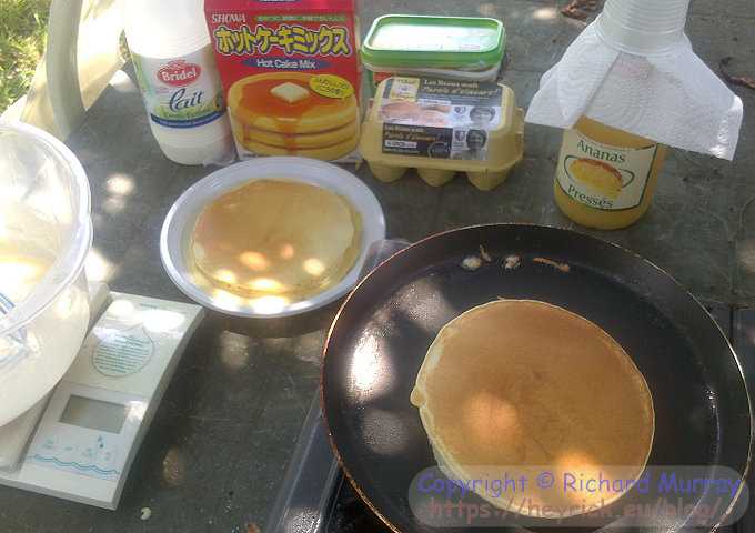 Okugai no pank�ki (outdoor pancakes)