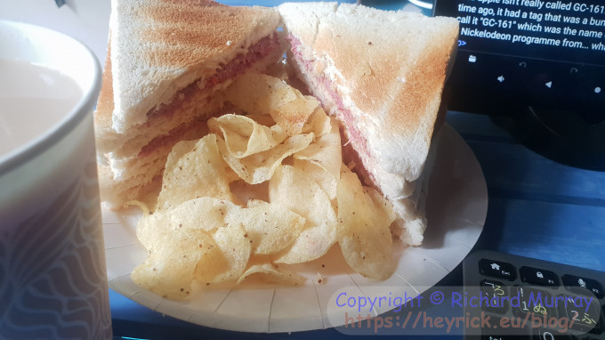 Pastrami toast and mustard crisps