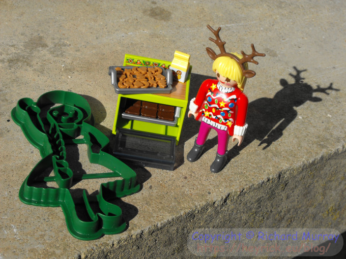 Playmobil and cookie cutter