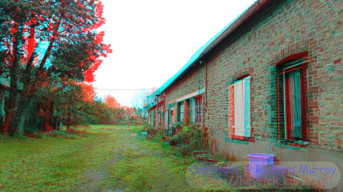 Anaglyph image - out front