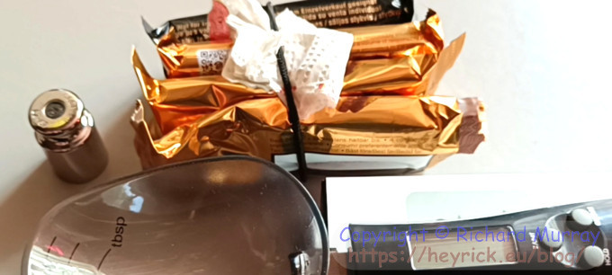 An unusual way to obtain exactly 200g.