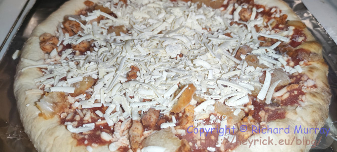 A less sad looking pizza.
