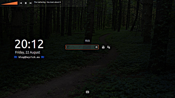 A screenshot of my lock screen.