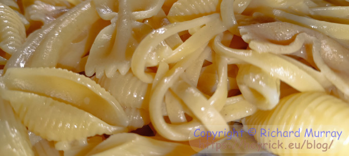 Nicely cooked pasta pieces.