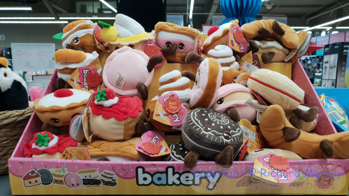 Stuffed bakery goods toys.